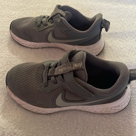 Nikes - Picture 3 of 5